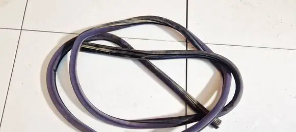 Renault Espace III Rubber seal front coupe door 