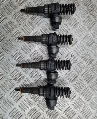 Skoda Octavia Mk2 (1Z) Fuel injectors set 038130073BN