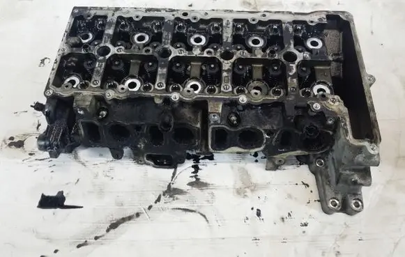 BMW X1 E84 Engine head 
