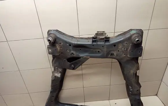 Nissan Qashqai Front subframe