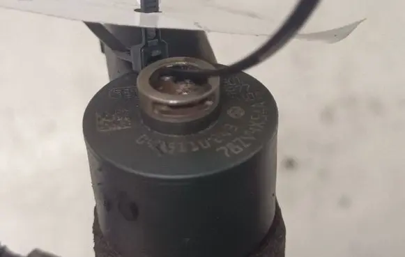 Opel Vectra C Fuel injector 0445110243