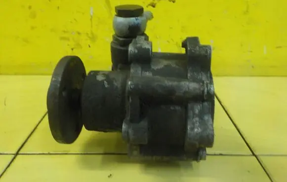 BMW 3 E90 E91 Power steering pump 4042171 N52B25
