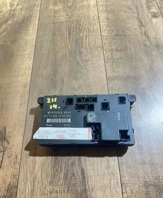 Mercedes-Benz E W211 Door control unit/module 2118201585 8477240