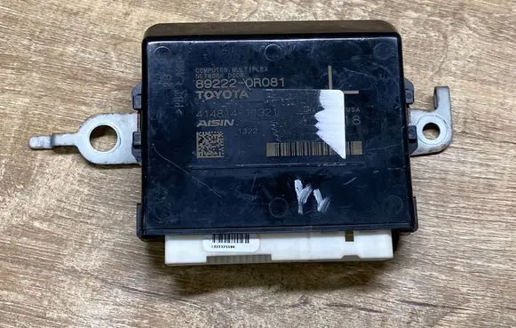 Toyota RAV 4 (XA50) Other devices 892220R081 41481411321