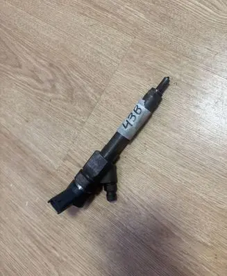 Renault Megane II Fuel injector 8200100272 0445110110B