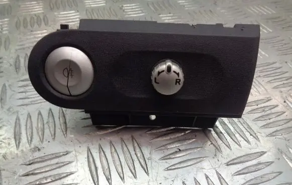 Mitsubishi Colt Wing mirror switch