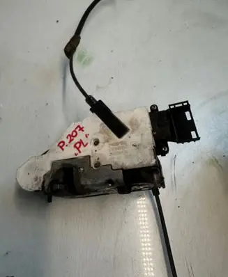 Peugeot 207 Front door lock 2314