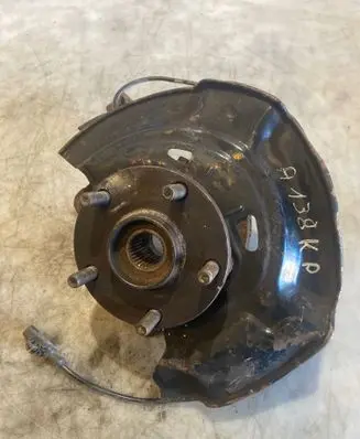 Toyota Avensis T270 Front wheel hub F38L7 090217 8954302061