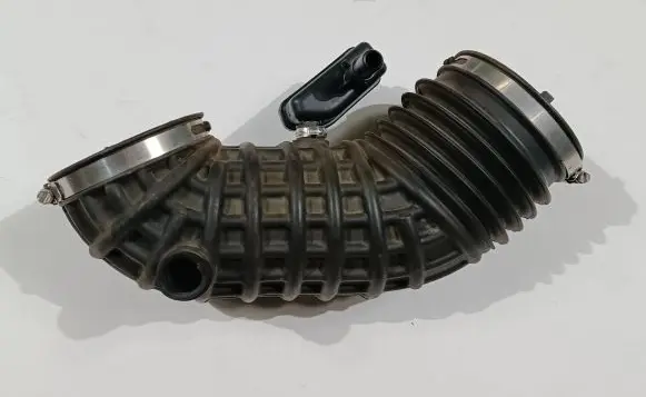 Chevrolet Camaro Air intake hose/pipe 23340374