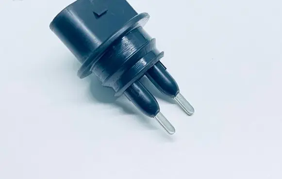 Volkswagen PASSAT B6 Windshield washer fluid level sensor 7M0919376