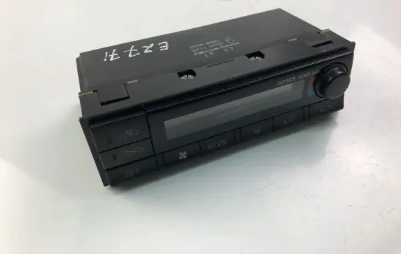 Nissan X-Trail T30 Interior fan control switch 275008H901