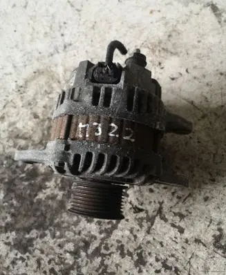 Mazda 3 II Generator/alternator A2TJ0681