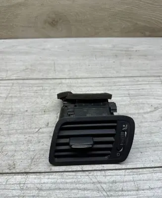 Volkswagen PASSAT B6 Dashboard side air vent grill/cover trim 3C1819701E T0024359 P0108666