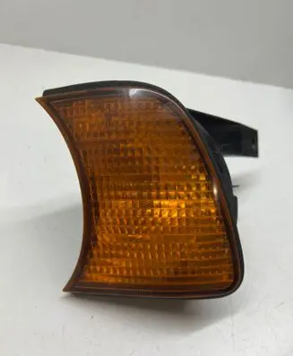 BMW 5 E34 Front indicator light 1384033