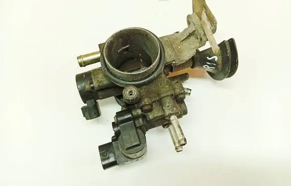 Toyota Yaris Throttle valve 8945252011