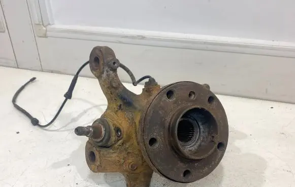 BMW X3 E83 Front wheel hub spindle knuckle
