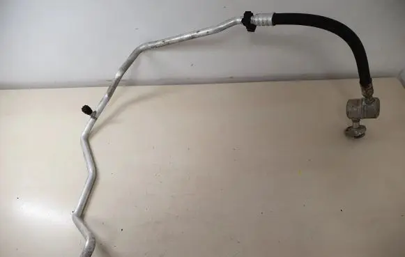 Volkswagen Up Air conditioning (A/C) pipe/hose 1S0820743D