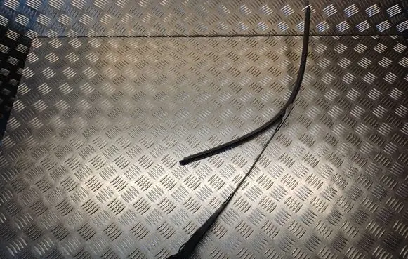 Ford Focus C-MAX Front wiper blade arm 3M5117526AA