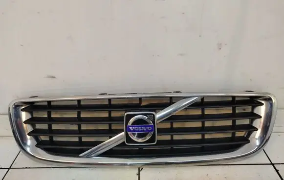 Volvo S40 Front bumper upper radiator grill 30744915