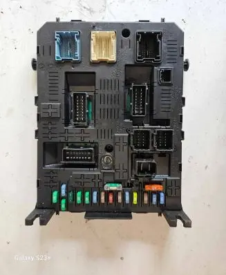 Citroen C4 Grand Picasso Fuse module 281197595 281164872