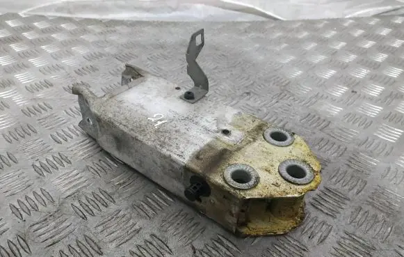 BMW 5 F10 F11 Front bumper shock/impact absorber 