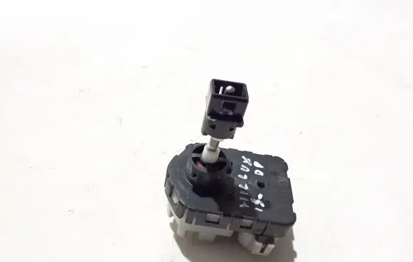 Headlight level adjustment motor