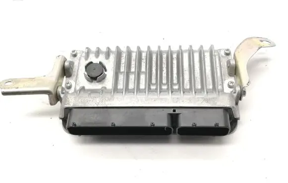 Toyota Yaris Engine control unit/module 896610U710
