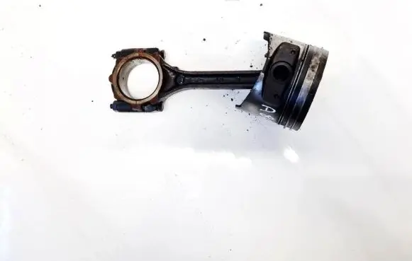 Hyundai Santa Fe Piston with connecting rod