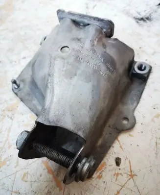 Audi Q5 SQ5 Engine mounting bracket 8K0399059A