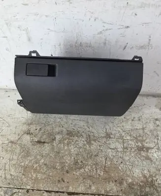 Volkswagen Touran I Glove box