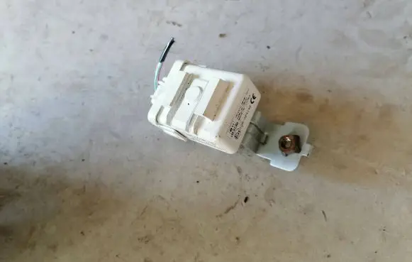 Suzuki Splash Door central lock control unit/module 3719051K00