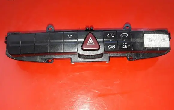 Mercedes-Benz Vito Viano W639 Hazard light switch 6395454407 3311010200