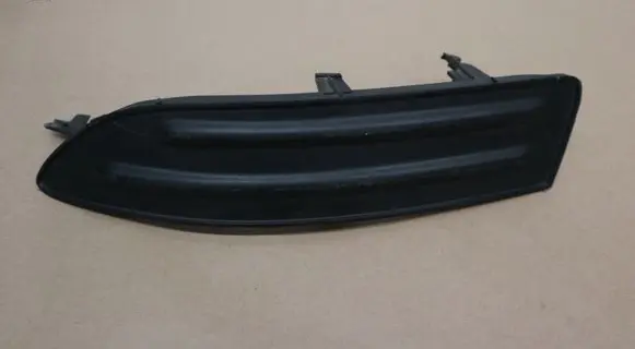 Toyota Corolla E120 E130 Front bumper lower grill 5212802020