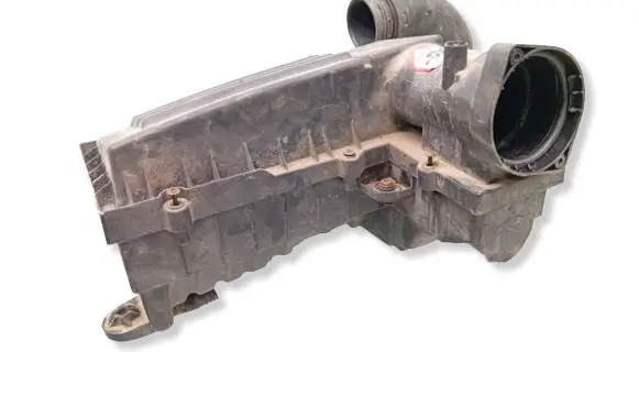 Volkswagen Touran I Air filter box 1K0183B