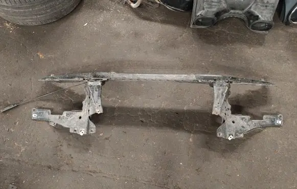 BMW X5 E53 Top upper radiator support slam panel