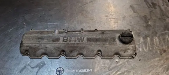 BMW 5 E34 Oil filler cap 11121713116 11121716993