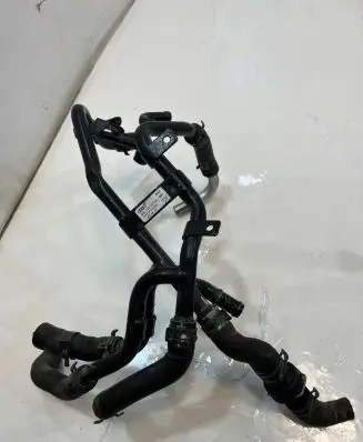 Audi A4 S4 B9 8W Engine coolant pipe/hose 04L122157CA