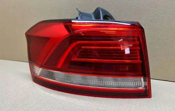 Volkswagen PASSAT B8 Rear/tail lights 3G9945095D