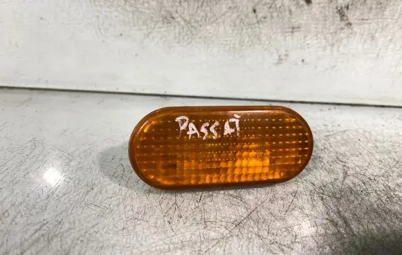 Volkswagen PASSAT B5 Front fender indicator light 3b0949117