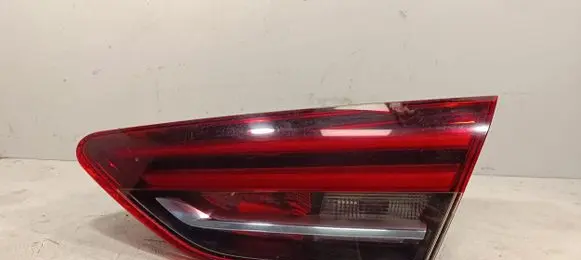 Tailgate rear/tail lights