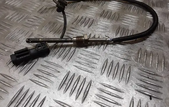 Mercedes-Benz C W203 Lambda probe sensor A0009058804