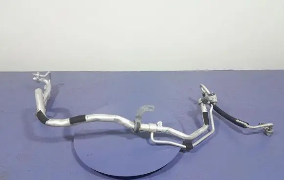 Ford Mondeo MK I Air conditioning (A/C) pipe/hose DS7H19E881CG