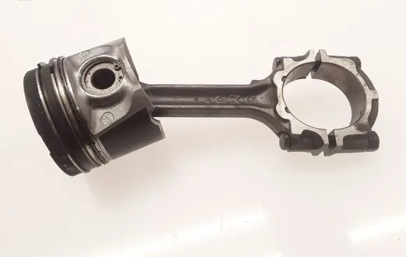 Nissan Primera Piston with connecting rod YD22