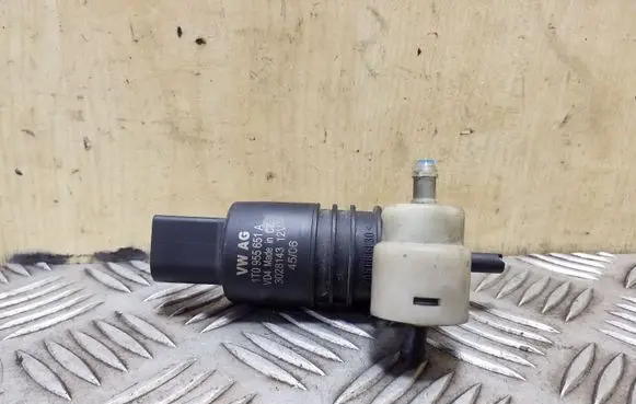 Audi Q7 4L Windscreen/windshield washer pump 1T0955651A