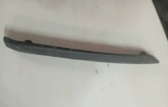 Front bumper lip