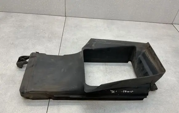 Ford Grand C-MAX Intercooler air channel guide F1EB8121AB