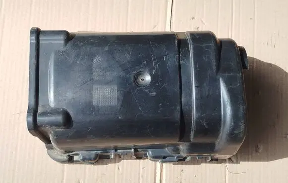 Volkswagen Golf V Other engine bay part 03c103502g