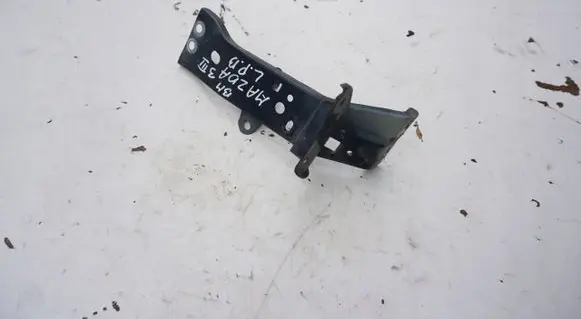 Fender mounting bracket