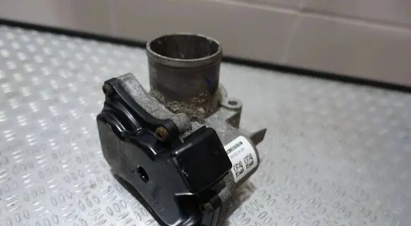 Renault Trafic II (X83) Throttle valve 8200987453G
