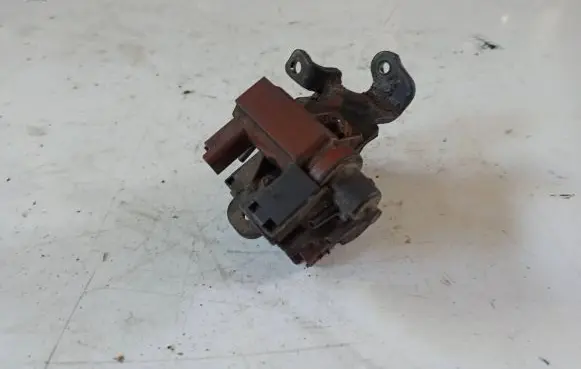 Ford Focus Turbo solenoid valve 6G9Q9E882CA
